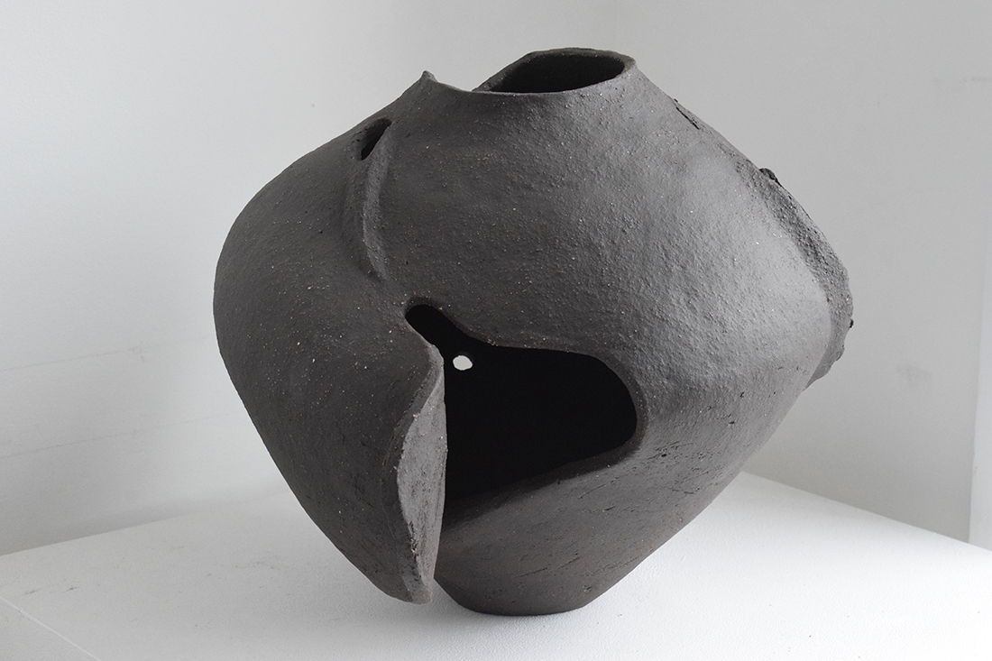 Pieza de cerámica de Bisila Noha