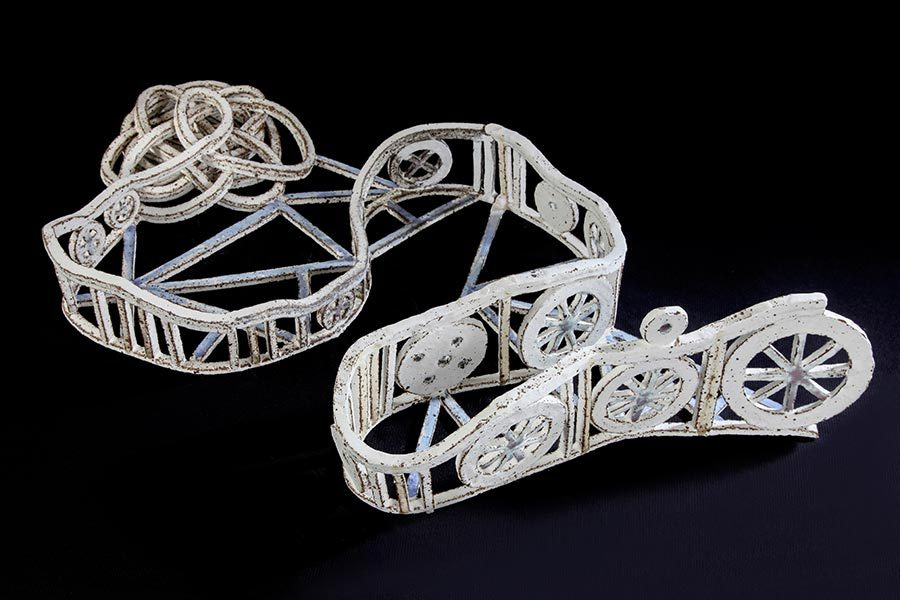 Escultura cerámica de Carlos Izquierdo