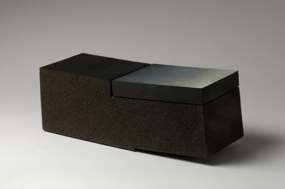 Escultura cerámica de Enric Mestre