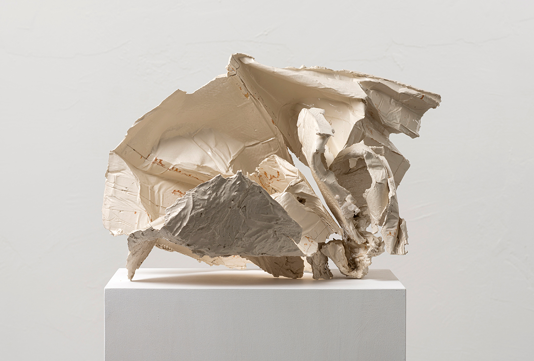 Escultura cerámica de Mattia Vernocchi