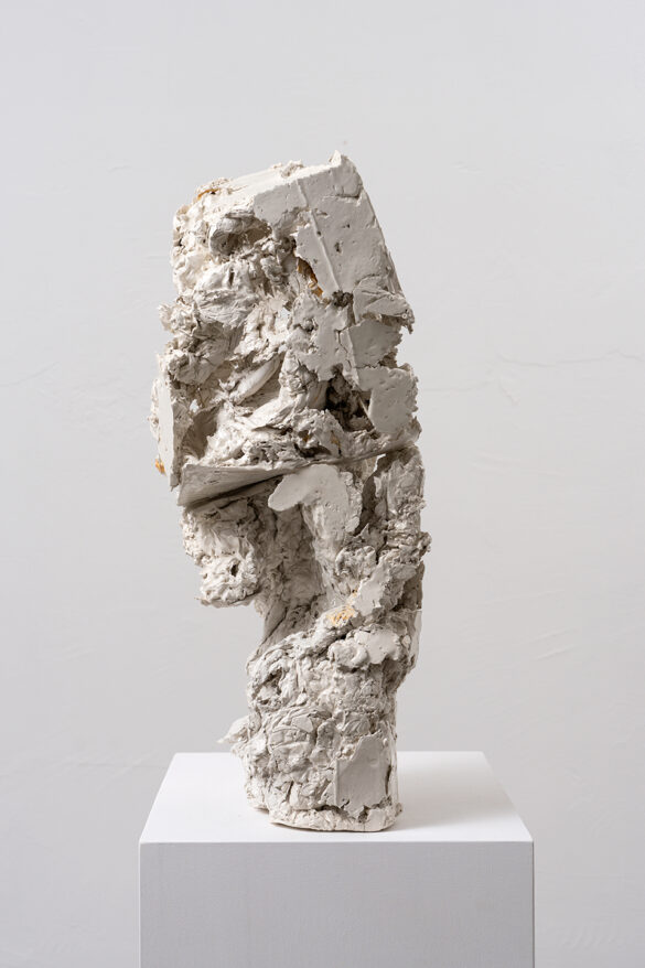 Escultura cerámica de Mattia Vernocchi