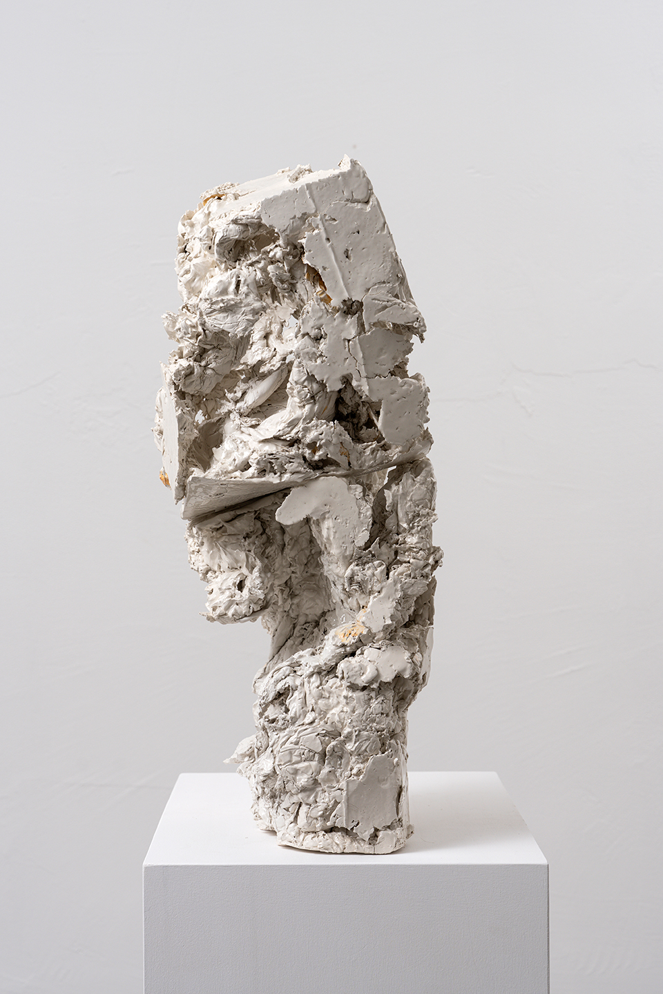 Escultura cerámica de Mattia Vernocchi