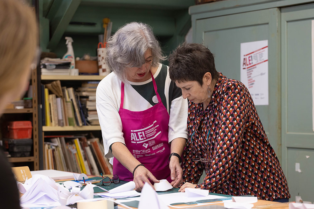 María Oriza en su clase magistral en la Escuela de Artes y Oficios de Vitoria-Gasteiz